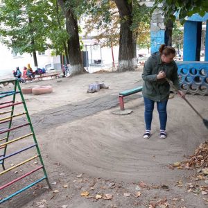 Salubrizarea terenului aferent/adiacent a instituției IET nr.138